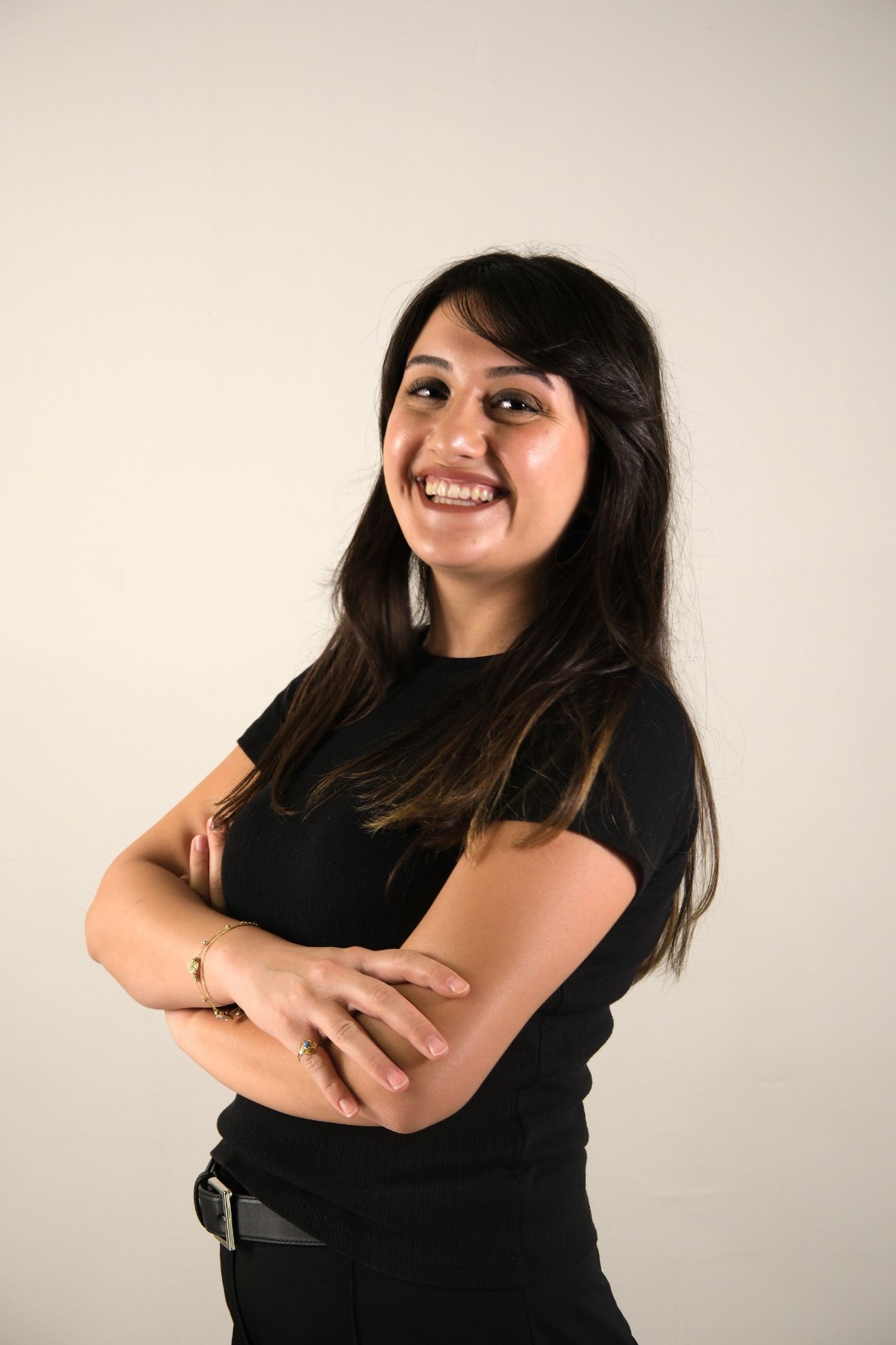 Özlem DEMİR resmi